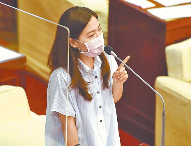 台北市议员吴沛忆质疑，北市推出「青年职涯储值护照」却成效不彰，甚至要在最需纾困时退场。（本报资料照片）