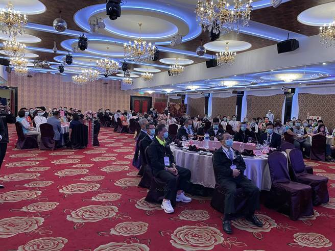 彰化小英之友会25日300多人参加，前彰化市长邱建富表示，未获邀请。（吴敏菁摄）