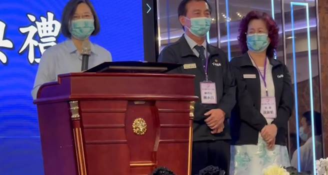 总统蔡英文25日出席彰化市参加小英之友会理监事、顾问授证活动，活动不对外开放。（赖清美提供／吴敏菁彰化传真）