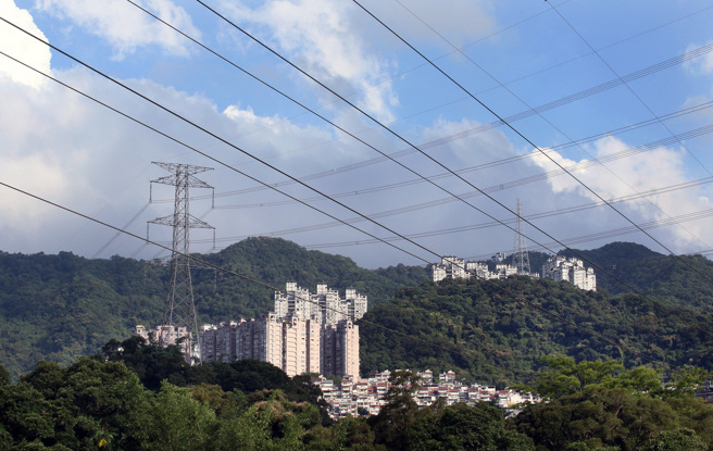 电费是否调涨备受关注。（资料照/范扬光摄）