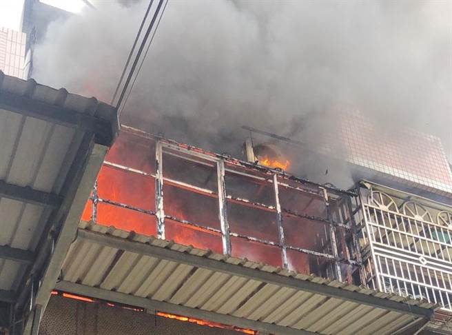 彰化市彰和路民宅火警。（民眾提供／吴敏菁彰化传真） 