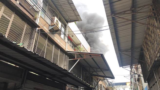 彰化市彰和路民宅火警。（民眾提供／吴敏菁彰化传真） 