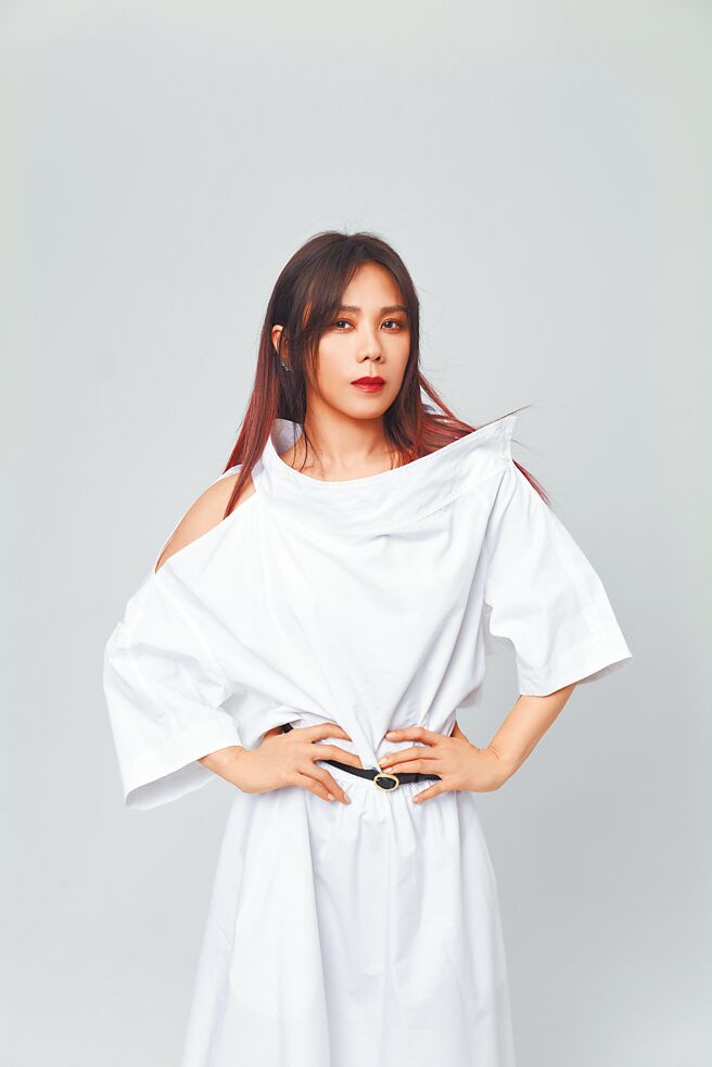 蔡健雅以《DEPART》专辑入围最佳华语专辑、歌后等8项大奖。（环球音乐提供）