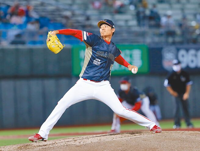 王维中确定后背拉伤，上半季提前报销。（本报资料照片）