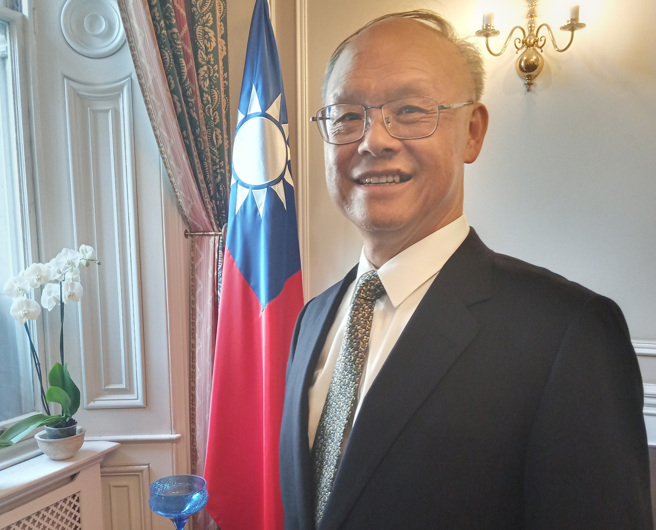 政務委員鄧振中。（中央社記者陳韻聿倫敦攝）