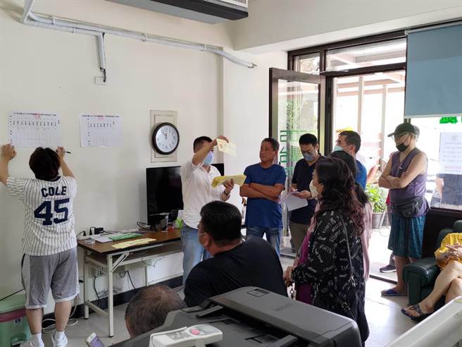 民進黨金門縣黨部今（26）日召開黨員代表大會，改選第12屆執行委員及評議委員。（民進黨提供）