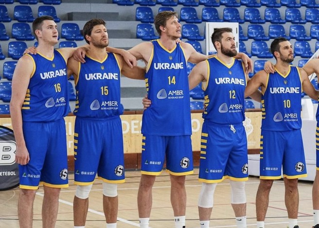 鋼鐵人球隊LOGO出現在烏克蘭男籃國家隊球褲上面相當明顯。(高雄鋼鐵人提供)