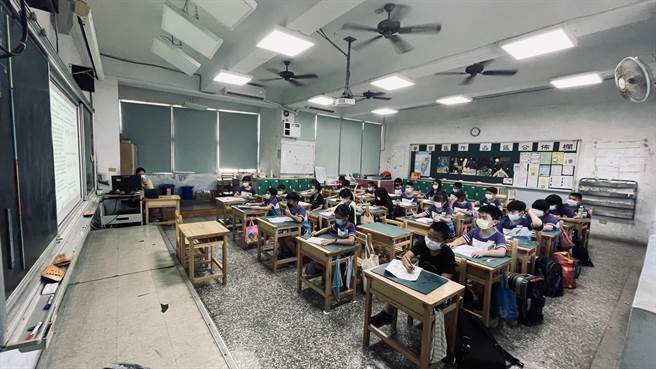 桃园草漯地区人口不断移入，人口成长速度超乎预期，当地的草漯国小学生数面临满载问题。（桃园市政府教育局提供／陈梦茹桃园传真）