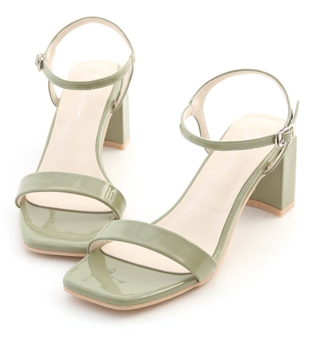 D+AF晶透淡彩．一字方頭漆皮高跟涼鞋，原價1480元，特價980元。（摘自D+AF官網）