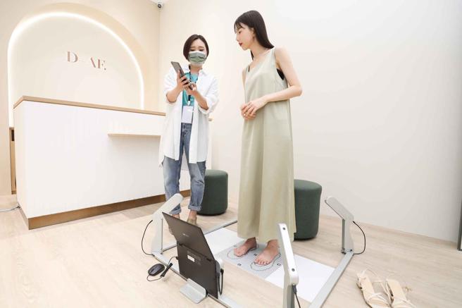 D+AF 3D科技腳模服務首公開，限時快閃D+AF信義門市並預告未來將會同步啟用。（D+AF提供）
