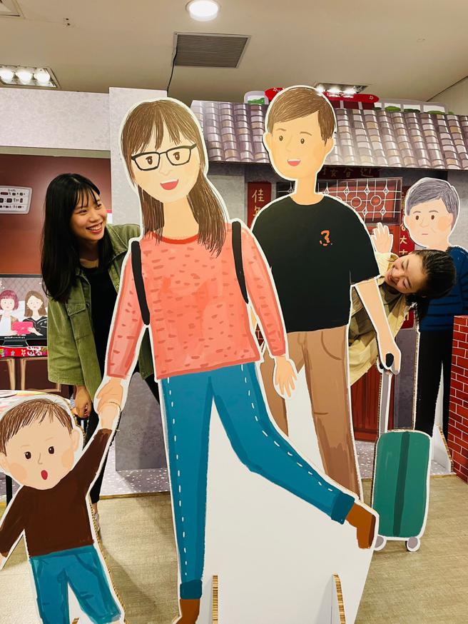 新光三越桃园站前2022「是谁切洋葱」巡迴展即起至7月10日登场。（新光三越提供）