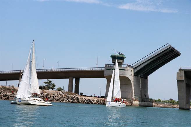 东港大鹏湾国际休閒特区将于7月举办「水上嘉年华」，推出10项水上活动免费体验，目前报名率高达95％以上。（谢佳潾摄）