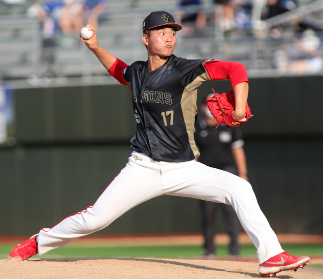 味全龙先发投手郭郁政投5局失1分。（郑任南摄）