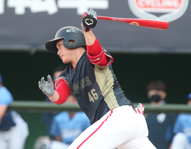 味全龙刘基鸿。（郑任南摄）