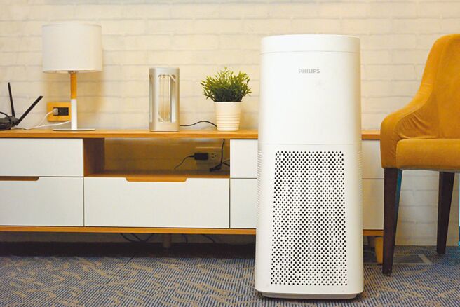 飞利浦UV-C紫外线杀菌灯系列「银小杀」、 「大白杀」双杀出击秒杀病毒。图／业者提供