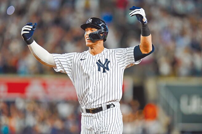 「法官」贾吉本季全垒打、打点、得分均领先大联盟，赶在薪资仲裁前与洋基达成今年薪资1900万美元共识。（美联社）