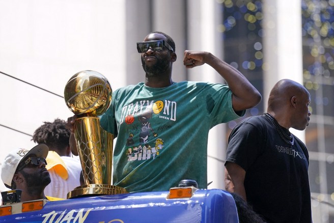 卓雷蒙格林呛声就算詹姆斯再跟厄文联手，也打不赢勇士。(路透资料照)