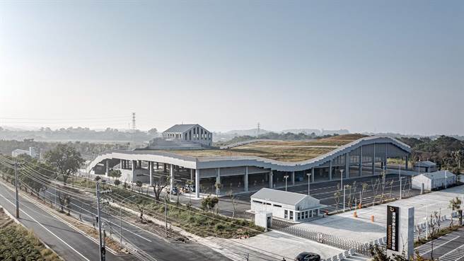 新建的台南市新化果菜市场，有「全台最美市场」的美称。（农业局提供／洪荣志台南传真）
