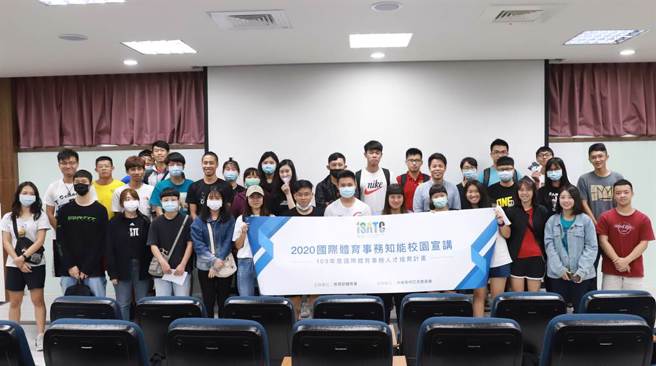 体育署过去举办过不少讲座，让学生可以对体育事务或是运动员心路歷程有更多了解。（示意资料照／体育署提供）