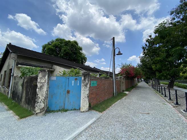 嘉義地檢署將輔助更保會等三會修繕舊監宿舍群中的2戶。（廖素慧攝）