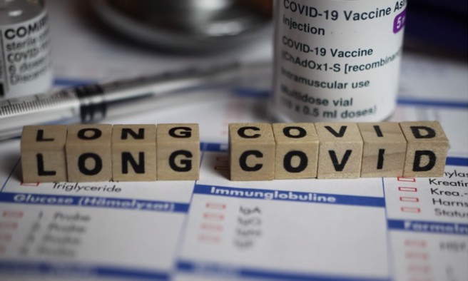 脑雾是大脑微血栓？揭开长新冠3大致病原因。(示意图/Shutterstock)