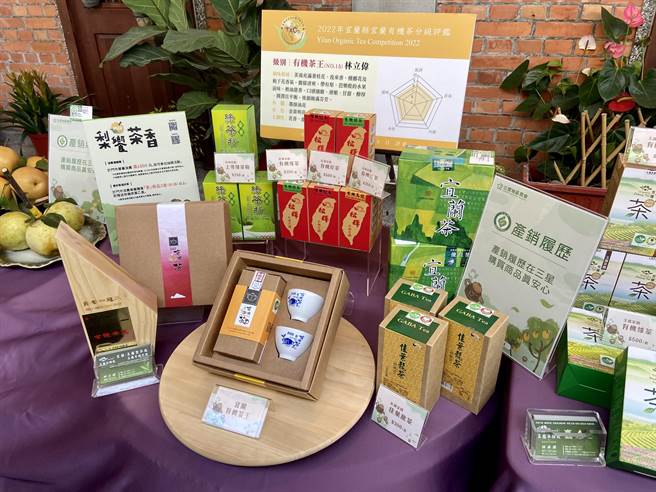 三星地区农会总干事李智远表示，今年活动很丰富，不仅有「买梨送好礼」、「买茶送好茶」好康优惠措施、「三星上将有礼，一起来擂茶」及假日艺文、茶艺文化等表演体验活动。（吴佩蓉摄）