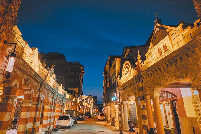 桃园市大溪老城区灯光照明修缮完工。（桃园市文化局提供／吕筱蝉桃园传真）