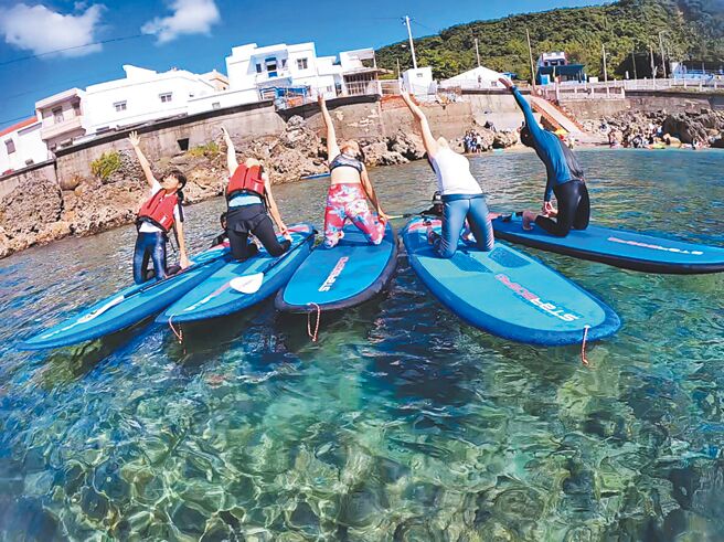 东港大鹏湾国际休閒特区将于7月举办「水上嘉年华」，推出10项水上活动免费体验，目前报名率高达95％以上。（谢佳潾摄）