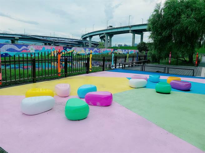 滞洪池平台也整修完成。（新北市高滩处提供）