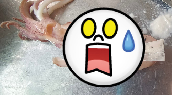 網友剖開小卷驚見1支香菸，引起網友熱議。（圖／翻攝自爆廢公社公開版）