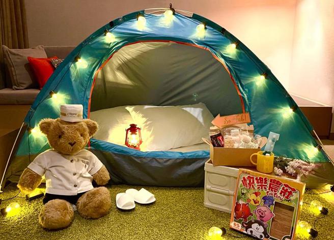 （抢攻暑假国旅住房商机并打造美国度假体验，台北晶华酒店将整个7月订为「夏日美国节」，且标榜是唯一使用全新的帐篷布置亲子房的饭店，房客退房后并可把帐篷直接带回家。图／台北晶华酒店）