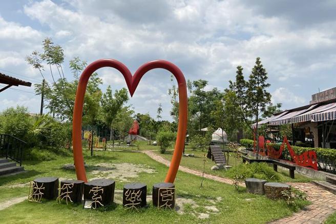 跟着「185沿山可爱咖」观光邮轮巴士，深入部落一日游。　图：屏东县政府交通旅游处／提供
