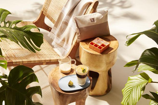 （抢攻夏日消暑商机，Nespresso除推出夏季限量版咖啡胶囊，并分享夏季冰咖啡特调食谱，消费者在家可将高顏值冰咖啡轻松上桌。图／ Nespresso）