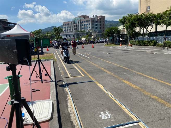 今年1-7月機車事故死亡人數較去年同期明顯增加，交通部將研議未來機車駕照增加路考。（資料照／金山區公所提供）