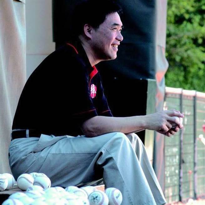 年底台北市長選舉，三腳督格局隱然浮現。前台北市長郝龍斌今在所屬的「有話郝說」網路節目分析，台北市副市長黃珊珊是親民黨籍，深藍認為她是藍軍，若在台北市長選戰中拿到20％選票，那這場選舉大概就是民進黨候選人當選。（截自郝龍斌臉書）