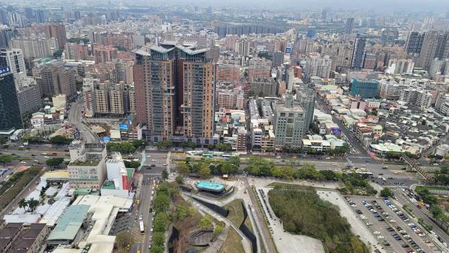 台中预售屋涨幅与薪资涨幅相差11.4倍　购屋总价超车新北。(王莫昀摄)