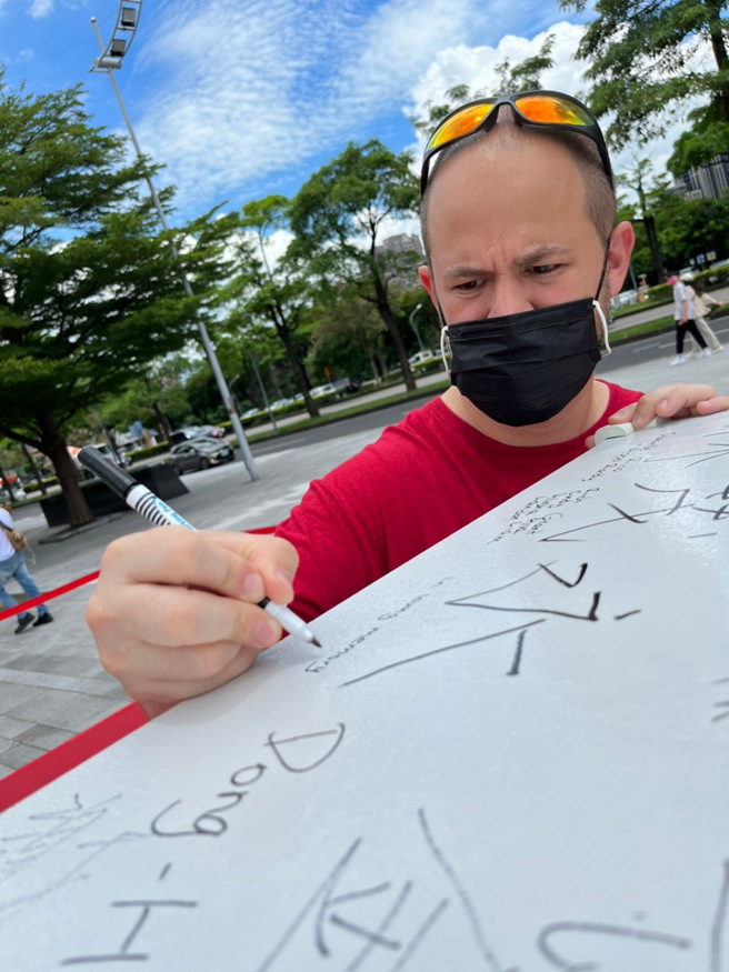 外国朋友也来共襄盛举  /台中市政府经济发展局提供