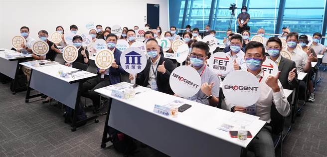 高软二期今年首场台中招商座谈会今天登场，台湾思科、智崴、远传等知名企业参与。（经济部加工出口区管理处中港分处提供）