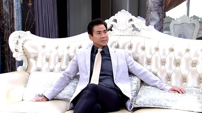 翁家明戲裡戲外都是女兒傻瓜。（三立提供）