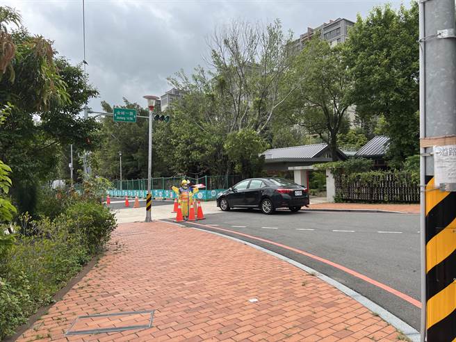 有網友好奇為何台灣選舉沒看過有候選人把推廣人行道當成政見。（示意圖／資料照，王惠慧攝）