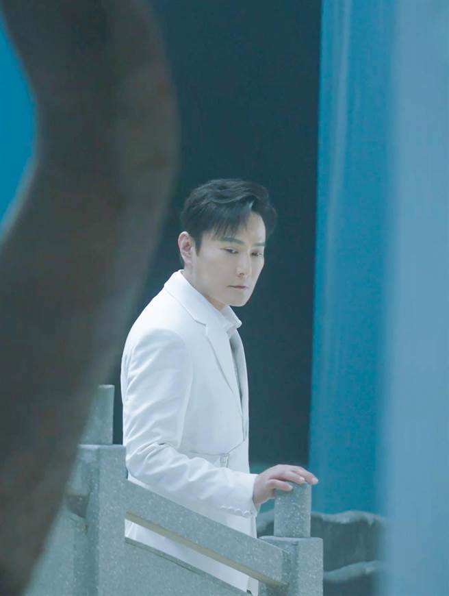 张信哲近来推出新歌，忆起当年十分着迷经典戏剧《倩女幽魂》。（潮水音乐提供）