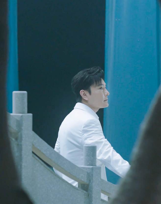 张信哲近来正忙录制音乐节目，工作满檔。（潮水音乐提供）