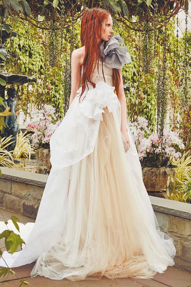 SOGO忠孝馆梦幻婚纱VERA WANG新柜登场。（SOGO提供）