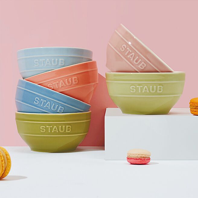 SOGO STAUB马卡龙陶瓷碗系列，价格店洽。（SOGO提供）
