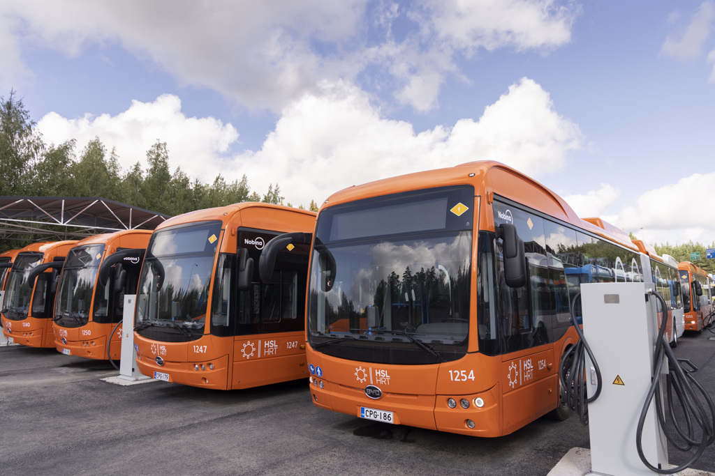 芬蘭埃斯波市即將投入運營的比亞迪電動公車。（圖／新華社）