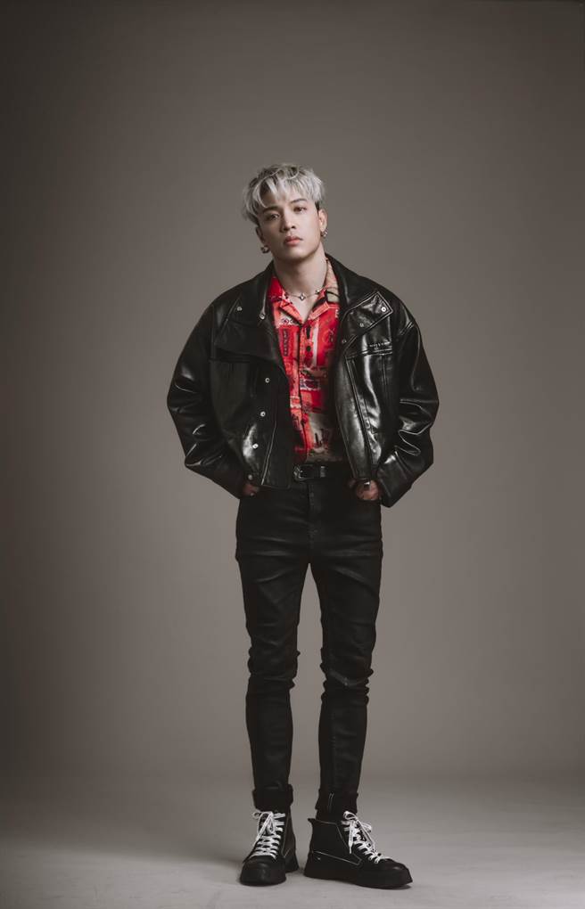 J.Sheon近来推出新歌，正忙筹备新专辑。（索尼音乐提供）