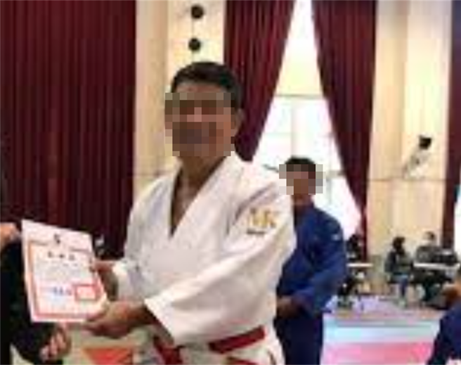 重摔台中男童的何姓教练今遭法院判9年徒刑。（图／翻摄当事人脸书）
