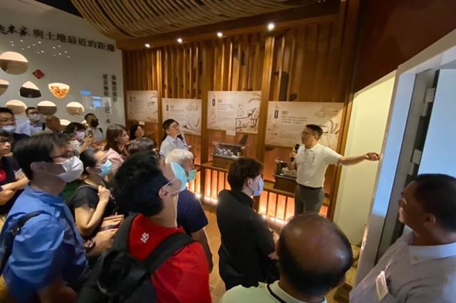 
▲从卖出第一包麵的感动到二年后第一家门市的落成，让刘世欣更加坚定走上品牌这条路是值得的，要让「麵本家」这3个字深植人心就从这家门市开始。　图：大呷麵本家／提供