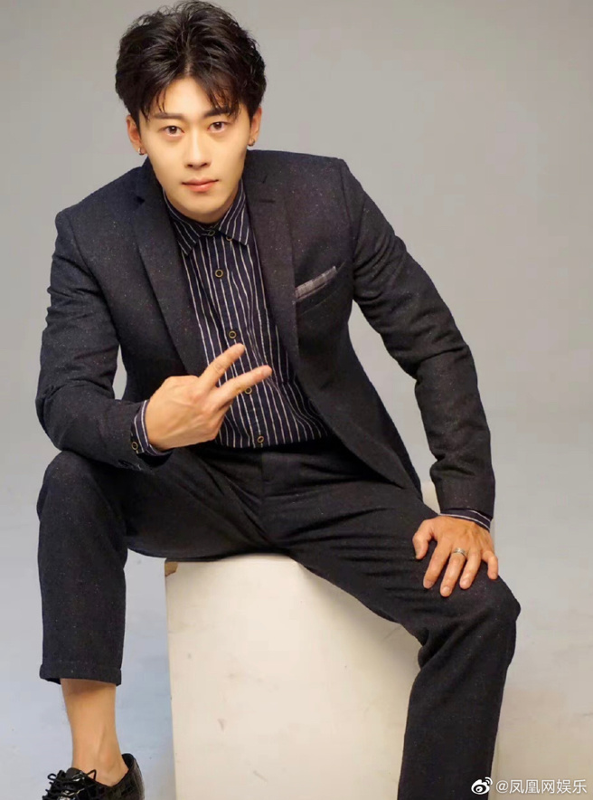 大陆男演员季东燃惊传离世。（图／微博@凤凰网娱乐）