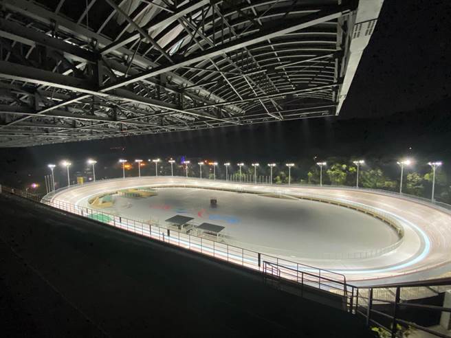 市府期盼这座符合国际标准的自由车场，成为国内自由车运动人才的培育基地。(台中市政府提供)